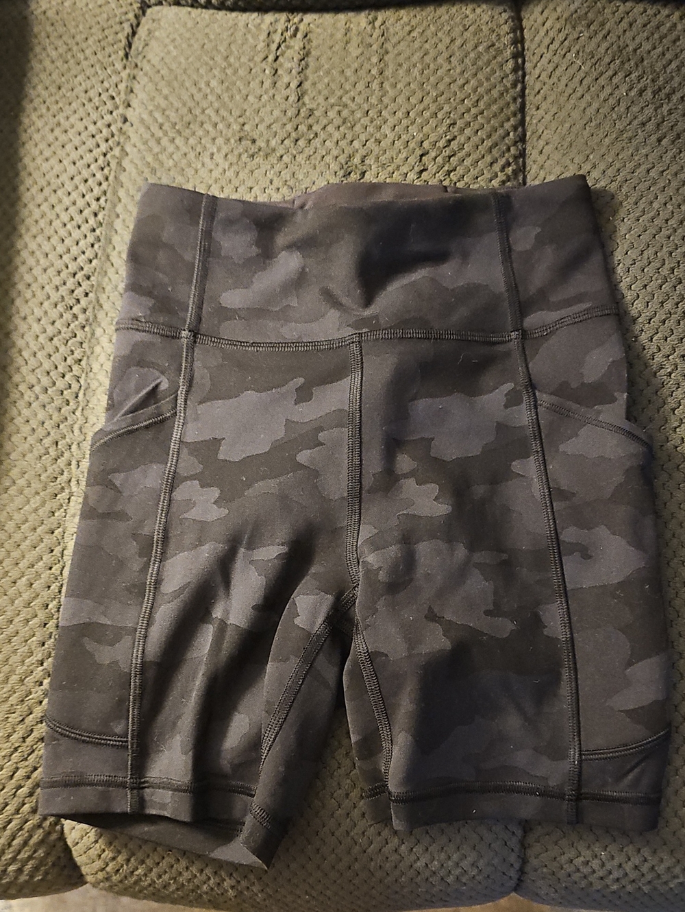 Lululemon High-Rise Bike Short with Pockets Camo w/Side Pockets